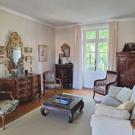 Maison De Famille A *