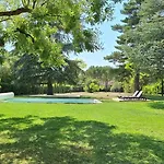 Maison De Famille A Мийо