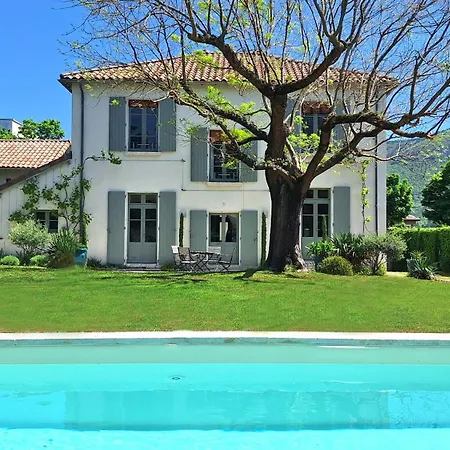 Maison De Famille A Villa
