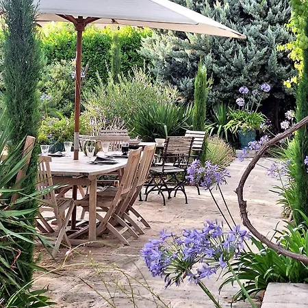 Maison De Famille A Villa *