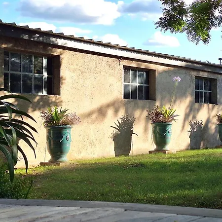 Maison De Famille A Villa *